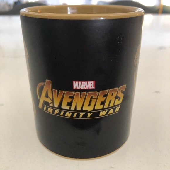 Marvel Comics Avengers - Infinity Wars Gauntlet Heat Change Ceramic Mug - Picture 3 of 9